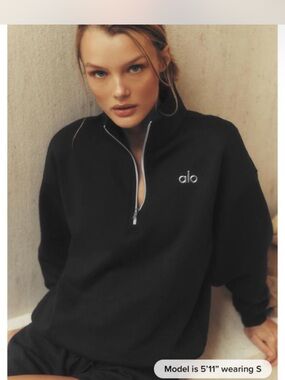 ALO Yoga Black Half-Zip Crew Pullover